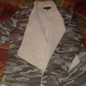 Derek Heart Medium Cashmere Sweater